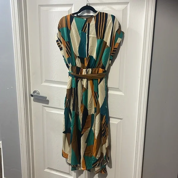 SHEIN Green and Orange Wrap Tie Front Midi Sundress - Picture 3 of 3